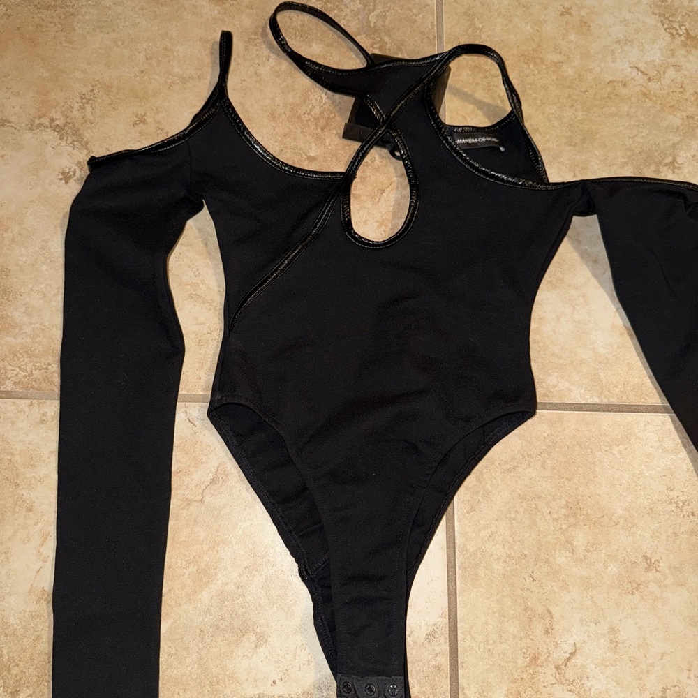 Maniere De Voir Black Cut-Out Bodysuit - Picture 5 of 6